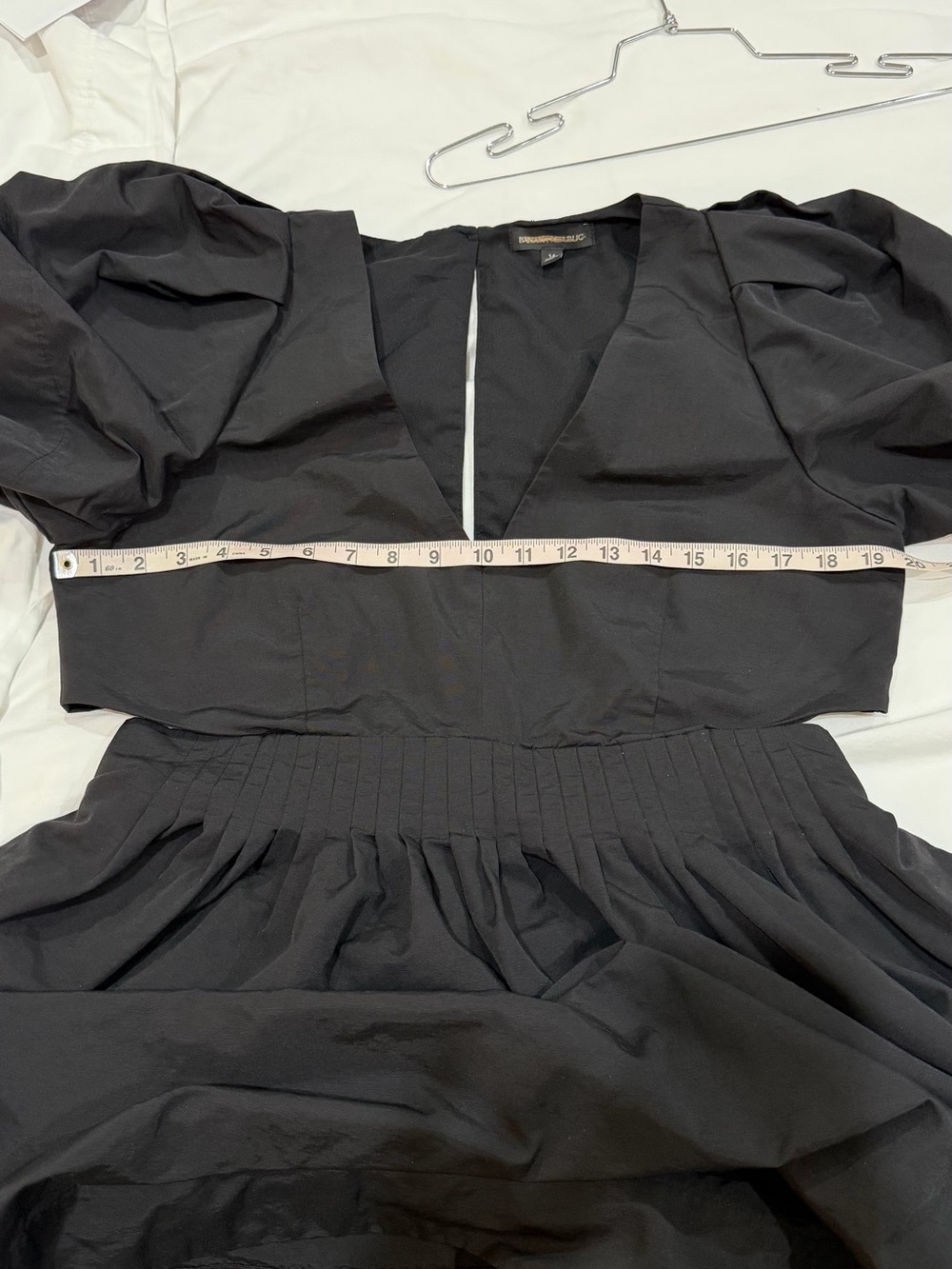 Banana Republic Black Puff-Sleeve V-Neck Mini Dress 14 EUC LBD - Picture 9 of 12